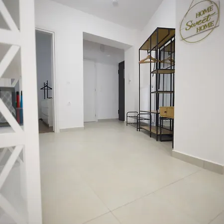 Sunrise Living I Apartment